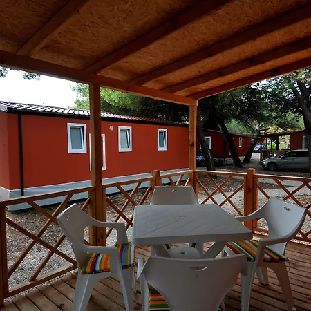 Camp Perna 4* Kućište