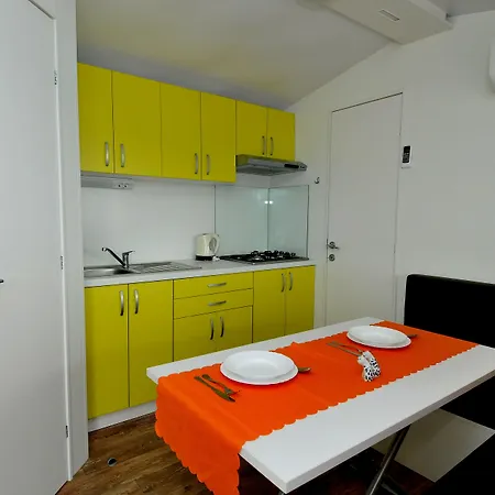 Otel Camp Perna 4*
